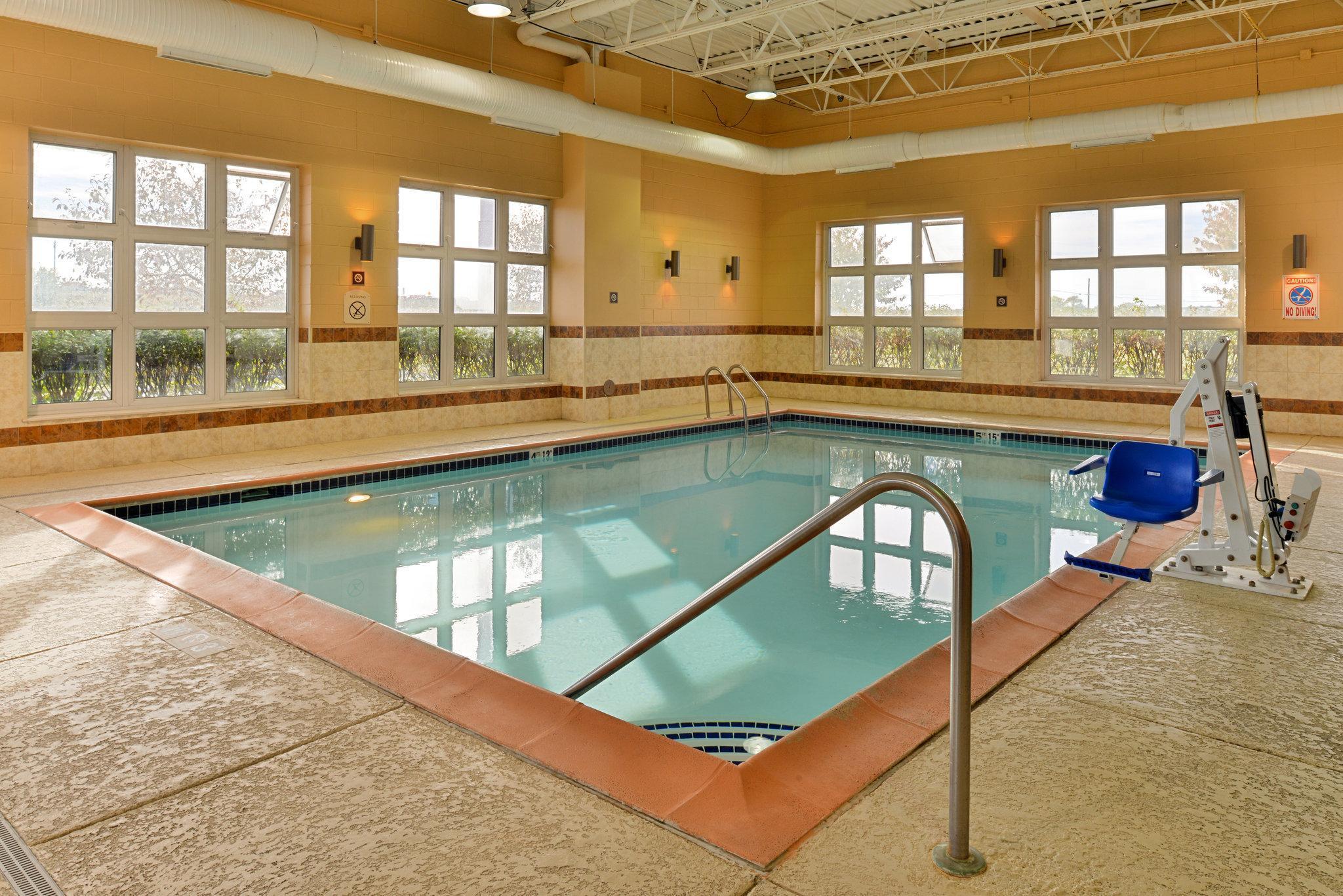 Holiday Inn Express Wixom By Ihg Εξωτερικό φωτογραφία