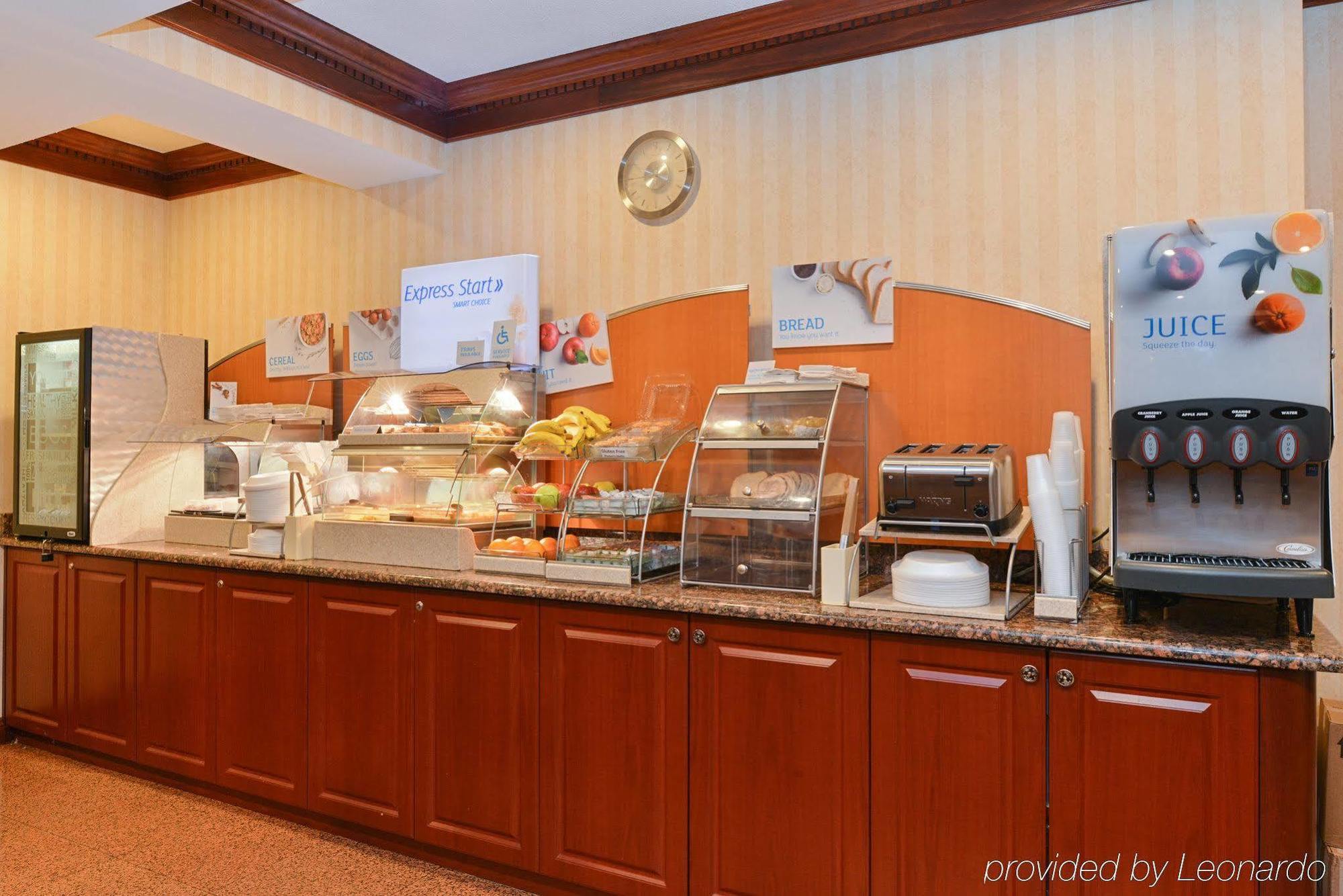 Holiday Inn Express Wixom By Ihg Εξωτερικό φωτογραφία