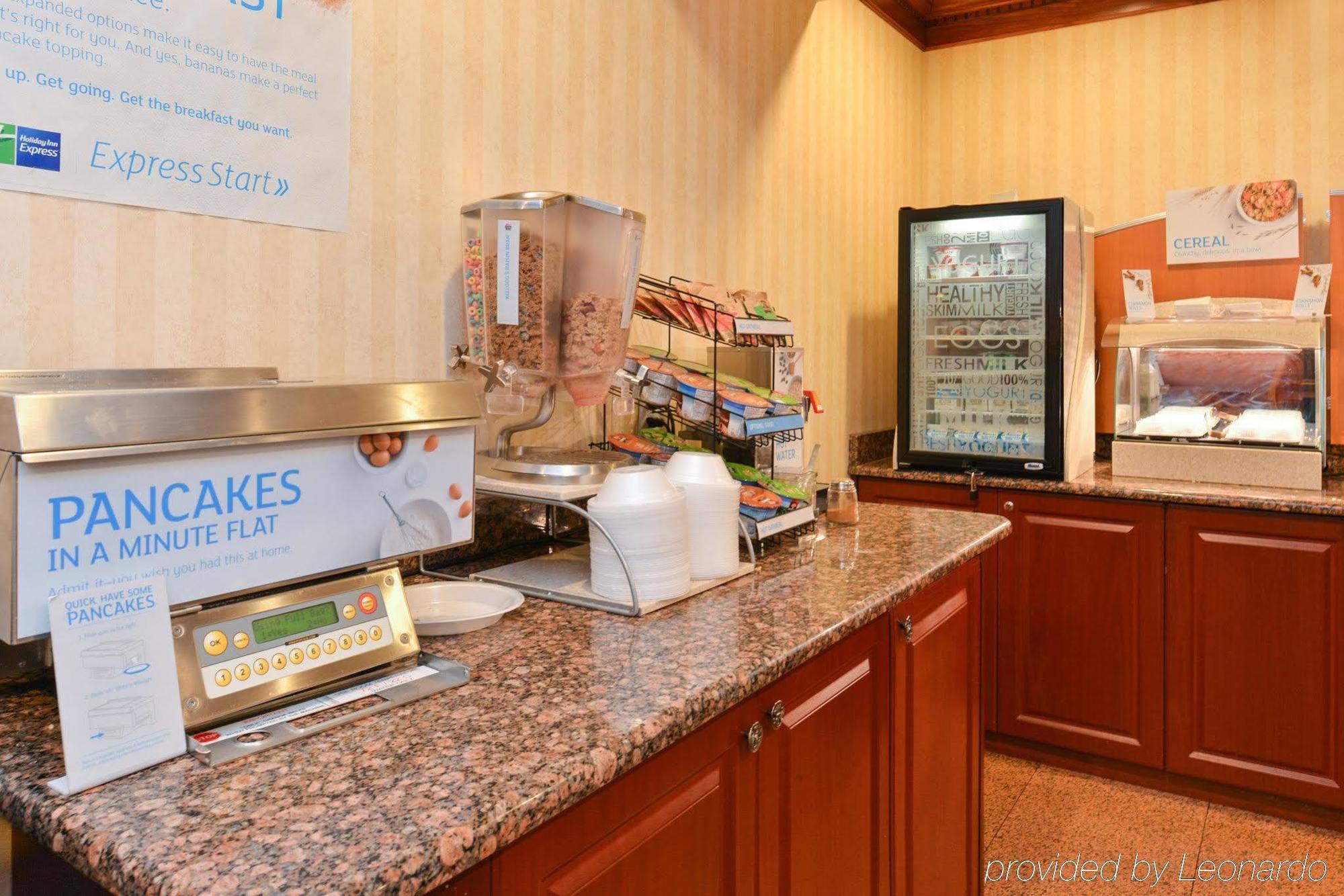 Holiday Inn Express Wixom By Ihg Εξωτερικό φωτογραφία
