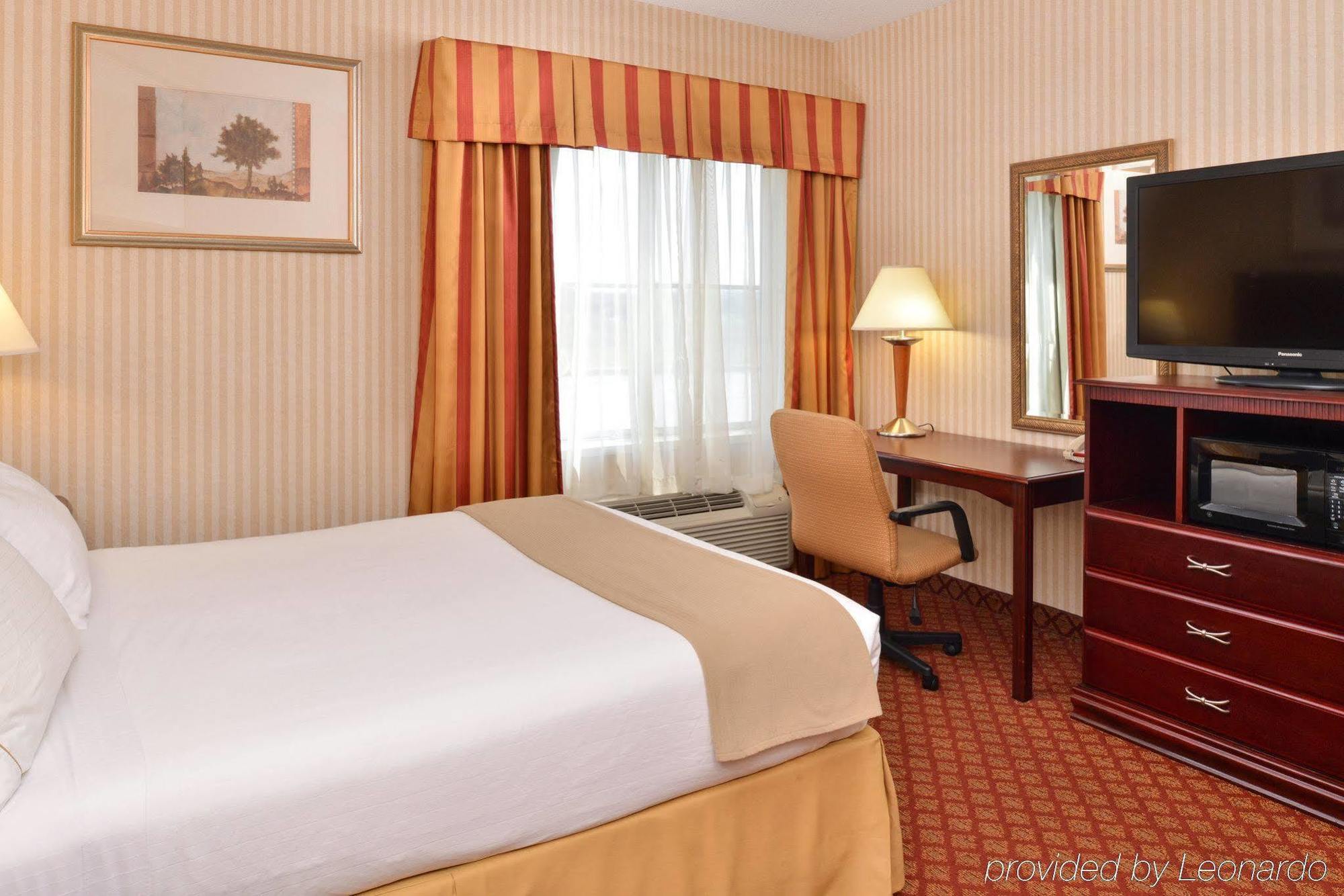 Holiday Inn Express Wixom By Ihg Εξωτερικό φωτογραφία