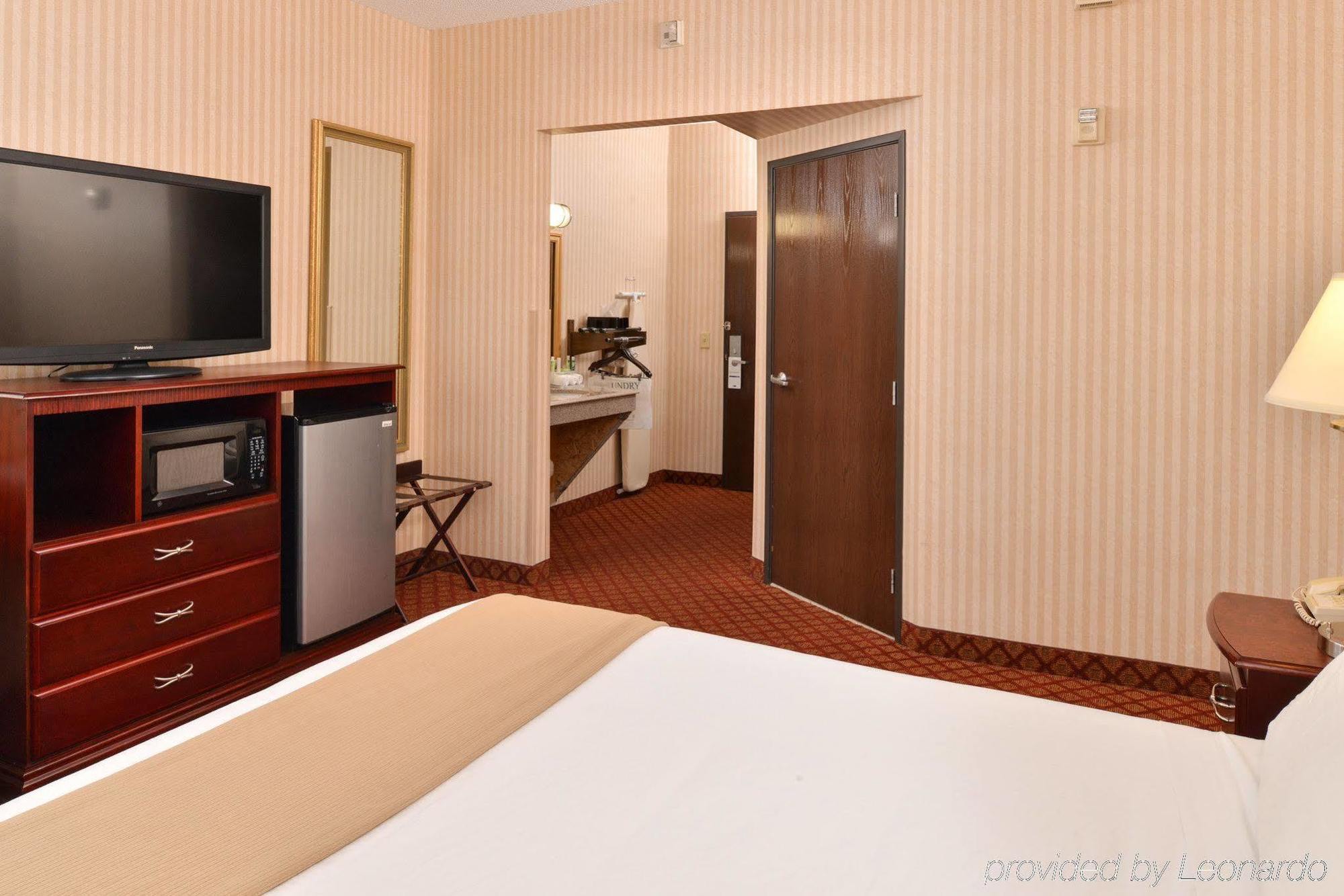 Holiday Inn Express Wixom By Ihg Εξωτερικό φωτογραφία